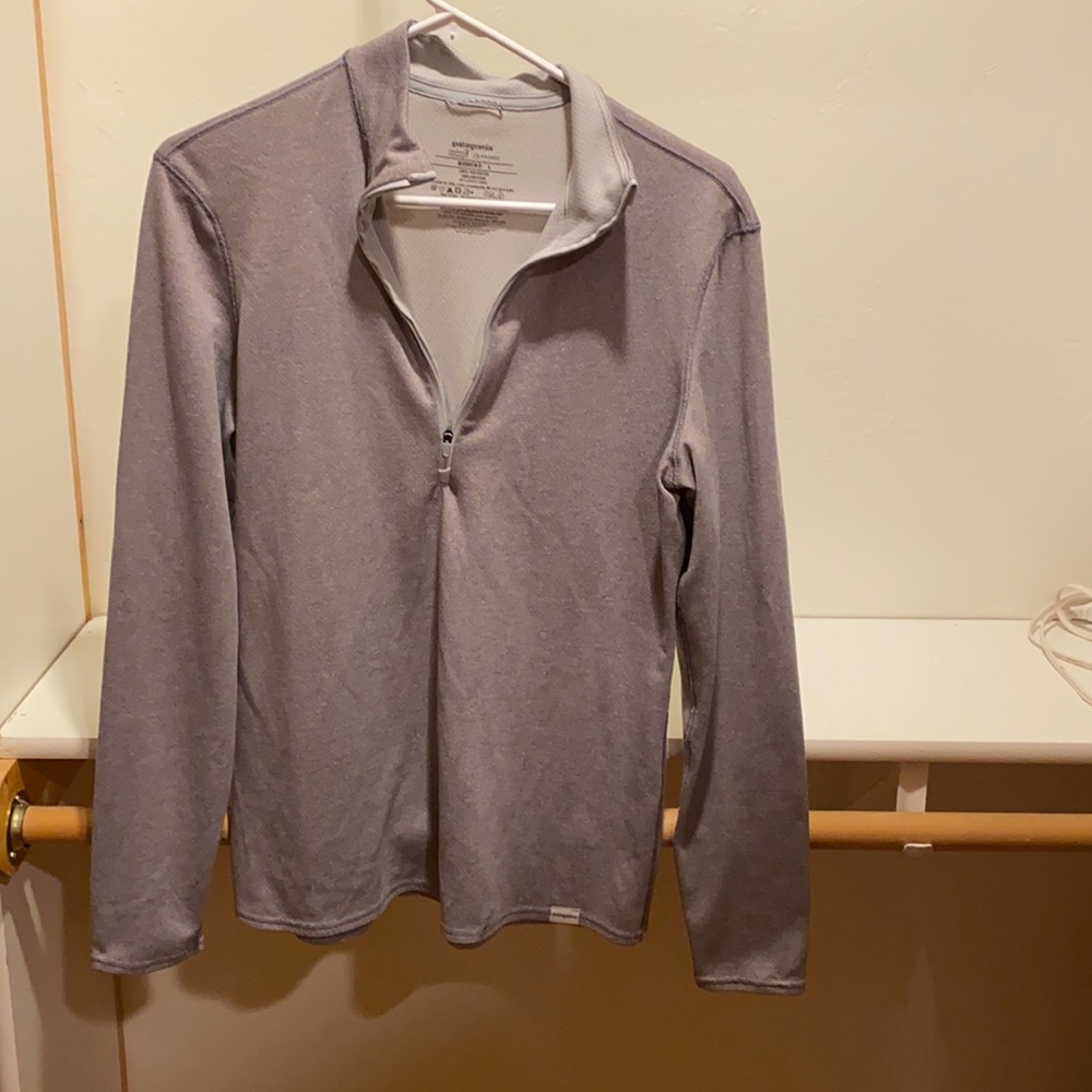 Patagonia Light weight top with zipper collar